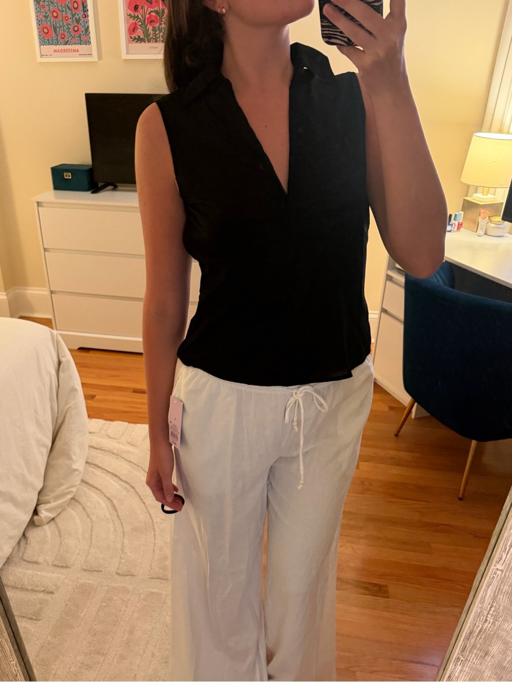 DKNY Black Sleeveless V-Neck Tank Top